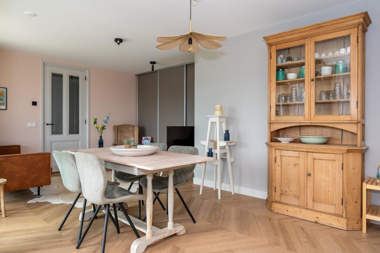 Appartement De Dageraad In Monumentale Boerderij Kimswerd Bagian luar foto